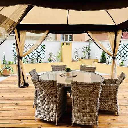 Апартамент Paradise Place Бургас